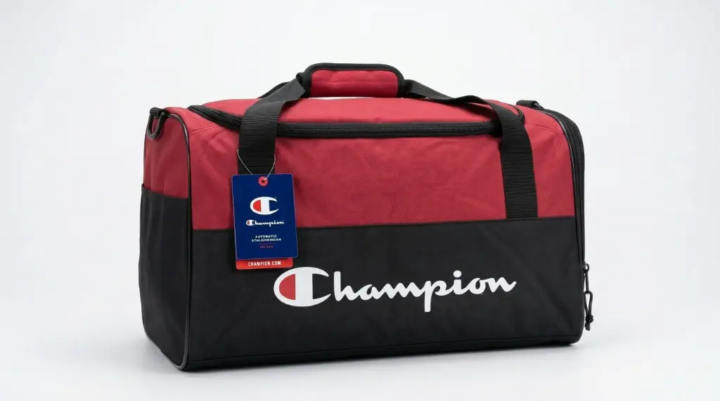 תיק אדום שחור מסדרת Duffle מבית Champion