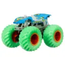 Hot Wheels® Monster Trucks זוהרים בחושך – אקשן גם באפלה!